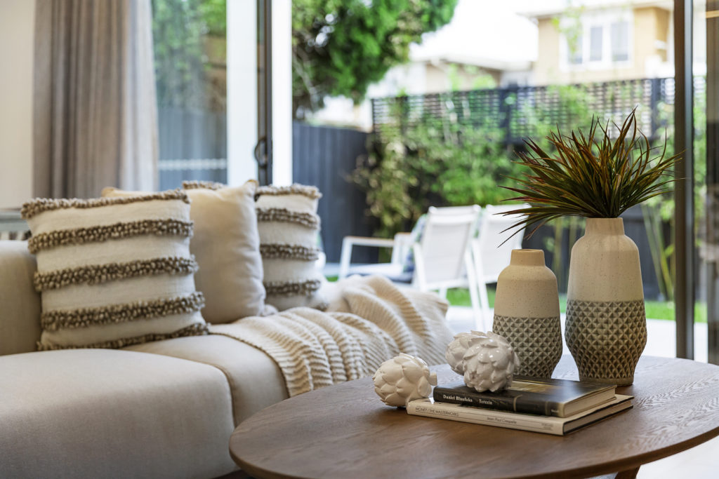 Comment décorer la table du salon