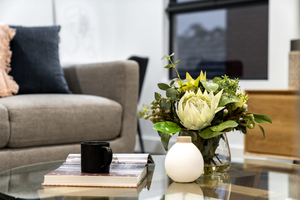 Décoration fleurs pour table basse